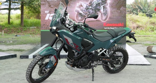 Giá từ 175 triệu đồng, Kawasaki KLE500 ABS 2026 có gì để hút khách Việt?